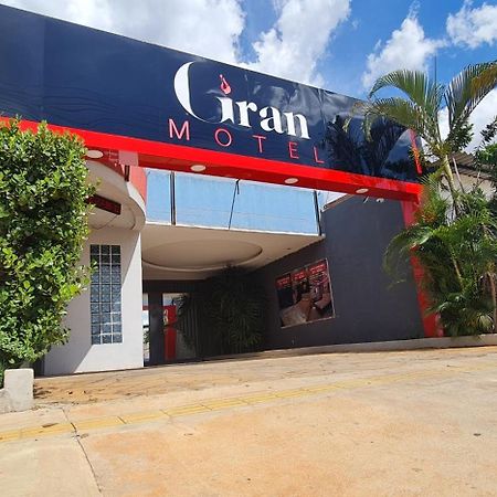 Gran Motel Gyn Гоянія Екстер'єр фото