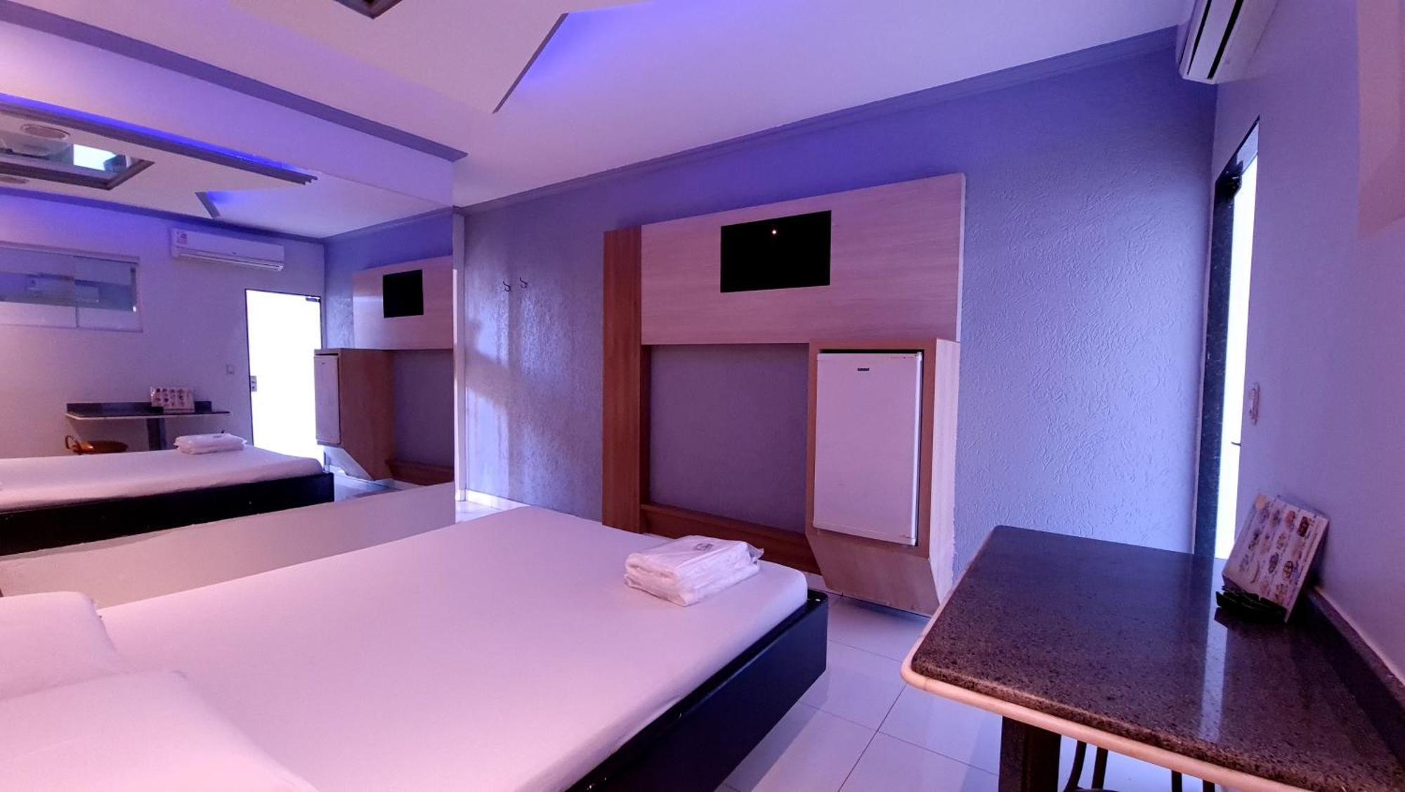 Gran Motel Gyn Гоянія Екстер'єр фото
